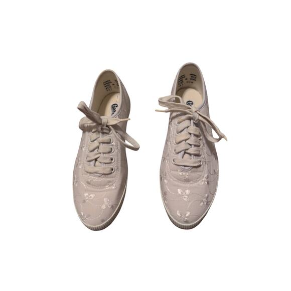 Coasters Casual Lace-Up Sneakers – Size 6.5 - Picture 2 of 5